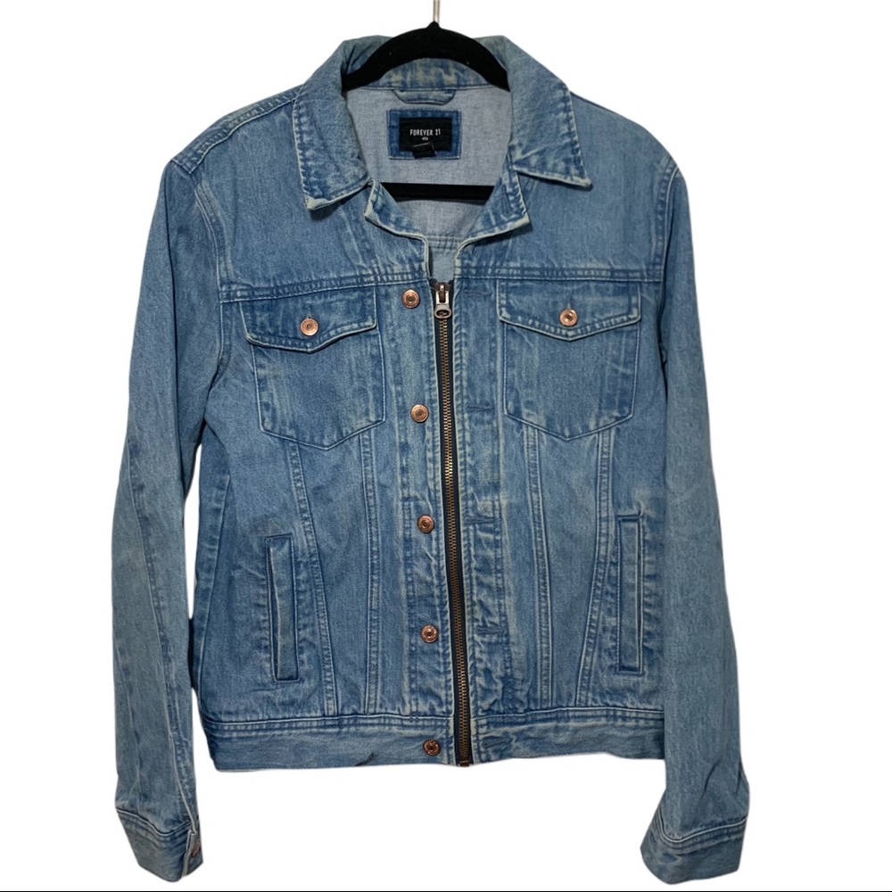 F21 ZIP UP DENIM JACKET SIZE MEDIUM